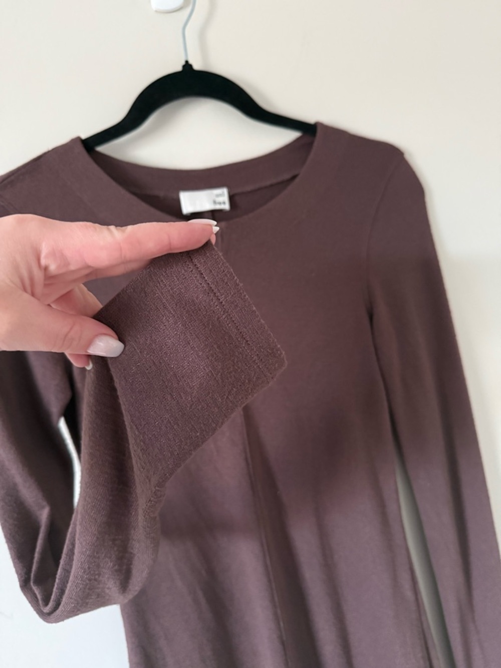 81. | Aritzia | Wilfred | Long-Sleeve Knit Dress | Small - Picture 4 of 4